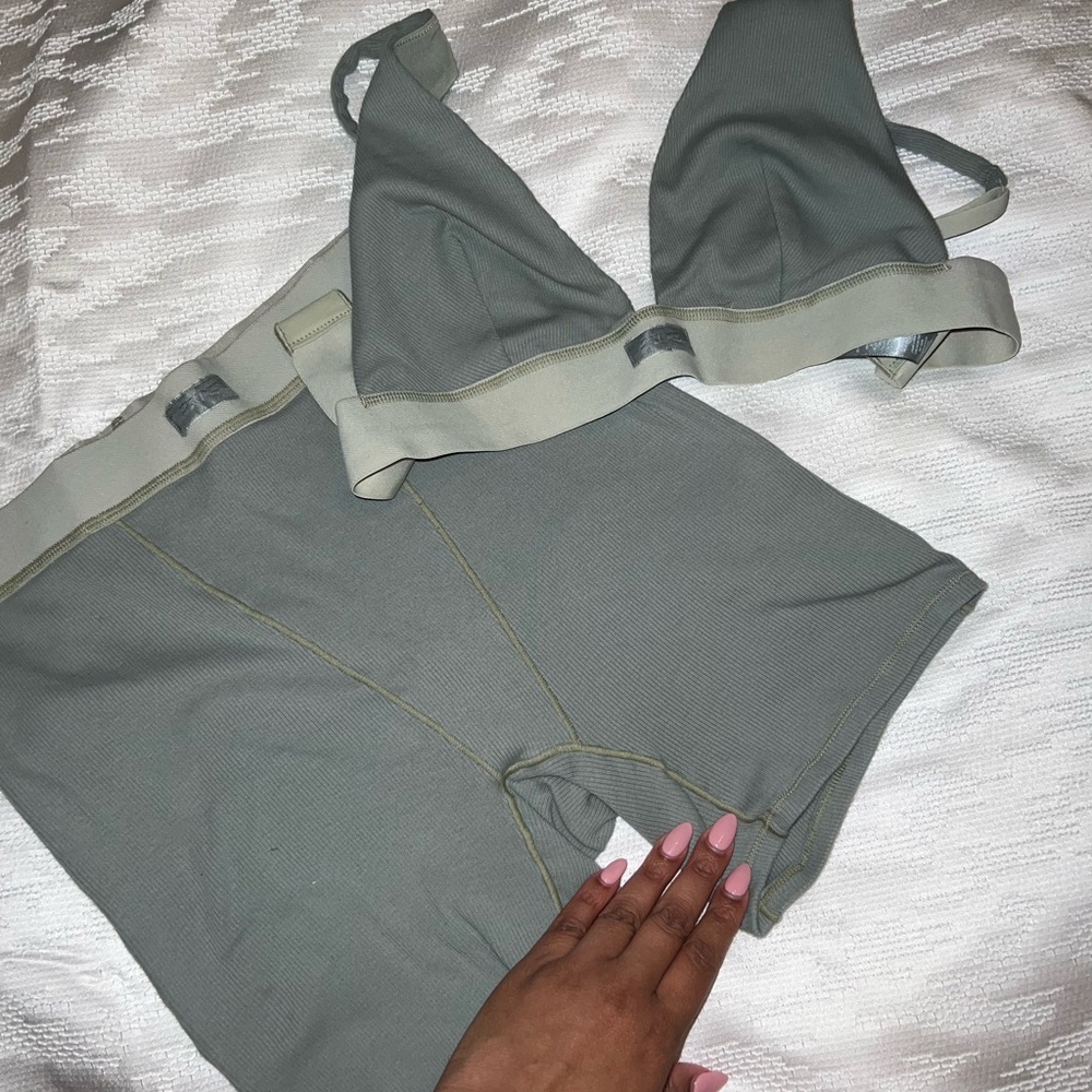 Skims set